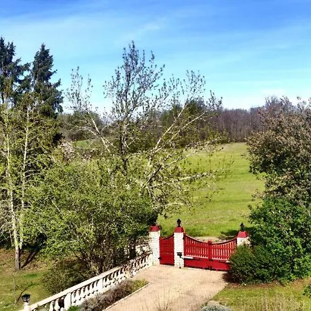 Halte A Saint Privat En Perigord